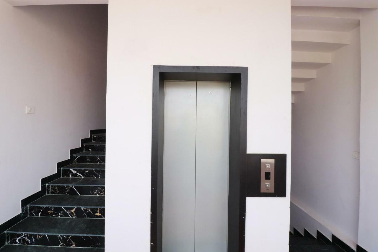 Oyo 39774 Hotel Kanishka Residency Jabalpur Eksteriør bilde